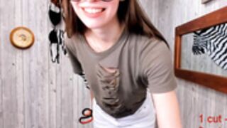 shy__mia 210527 pretty girl, cut up top, wet