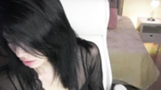 miss_meii latina sucking a dildo