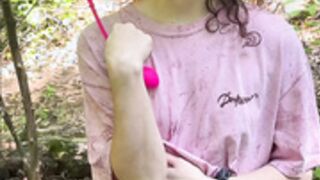 Suck-a-saurus Facial in the woods