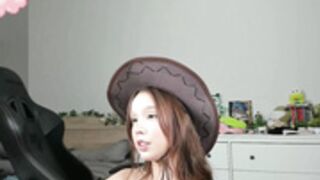 Amilia4u riding and squirting