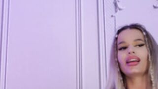 AstridStormy pantyless twerking in doggy in freechat