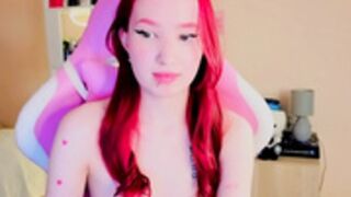 Jo_Daniel (tits)