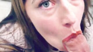Risky public facial Milf