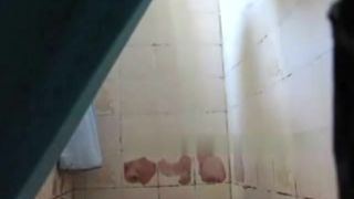 Espiando a mi prima Banandose