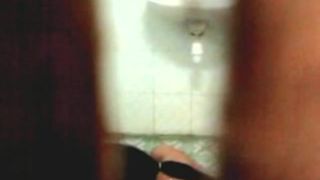 Espiando ala hermana japonesa en la ducha