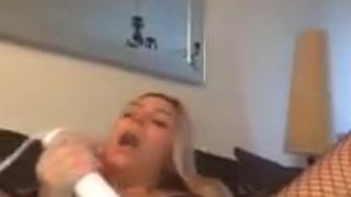 Jade Swan Crazy Magic Wand Squirt