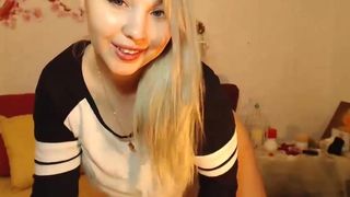 Beautiful Busty Blonde Flashez BIG bOObz ~ ȺḍяᴉⱥƞǍẋ