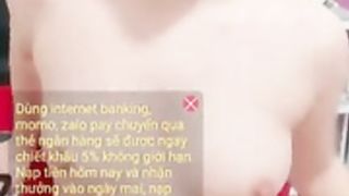 Em này là ai mà nhiều sữa lồn thế ?