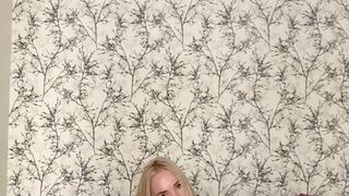 LizaBarbie Play on Bed