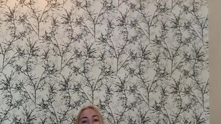 LizaBarbie Play on Bed